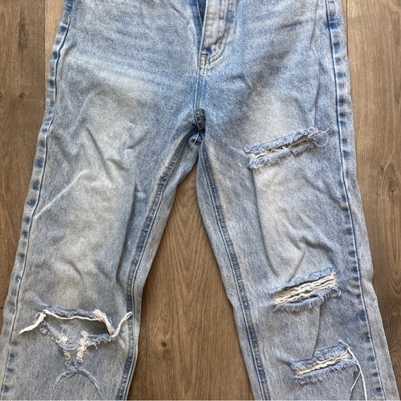 PrettyLittleThing Jeans - Picture 2 of 8